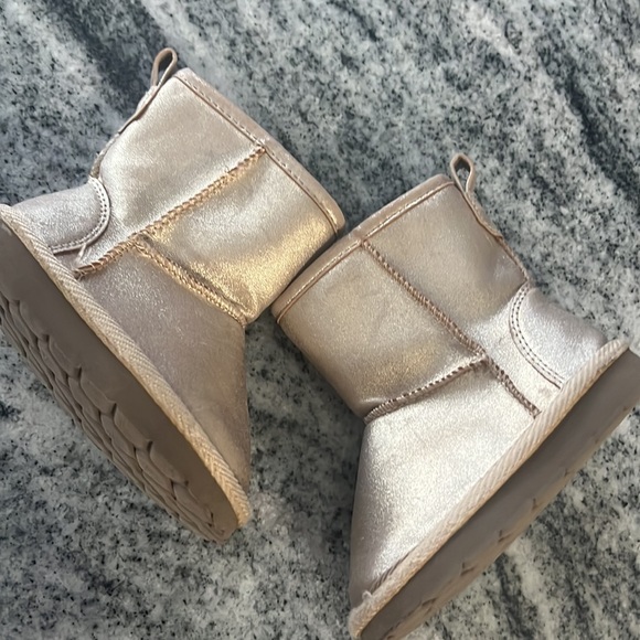 NEW GAP BOOTS Sz 6 gold.  Super cute! - Picture 2 of 7